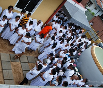 Depositing of relics and valuables in the pagoda